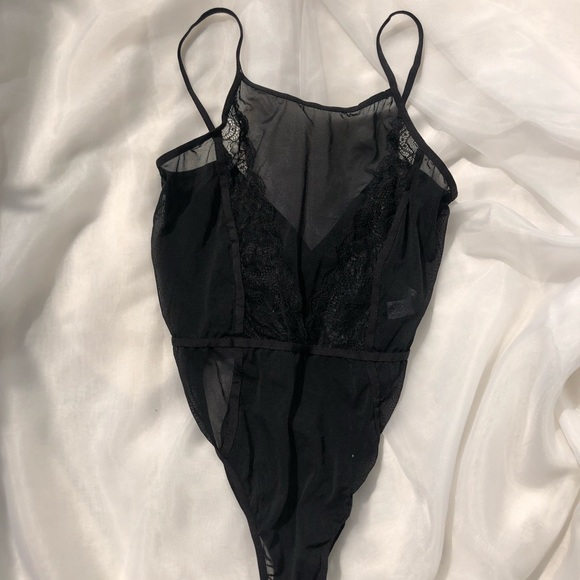 Tops - Lace bodysuit